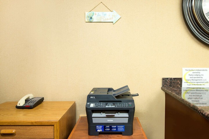 Business Center 17 of 17