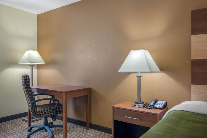 Room 13 of 26