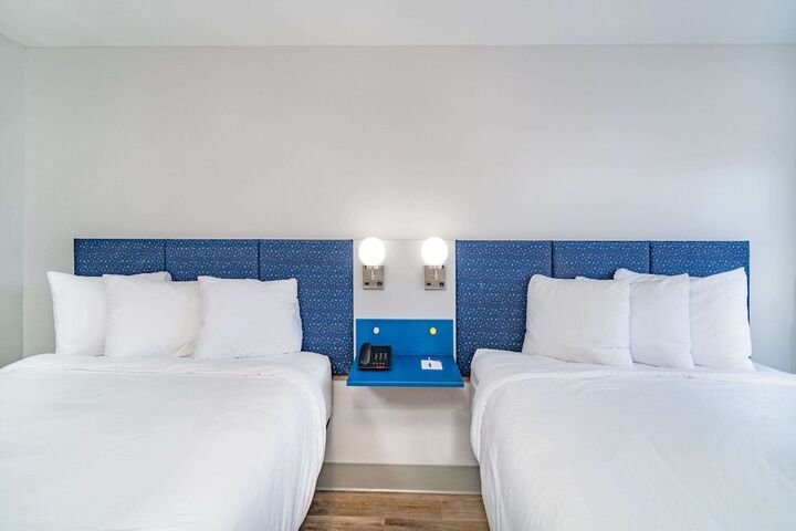Room 14 of 36