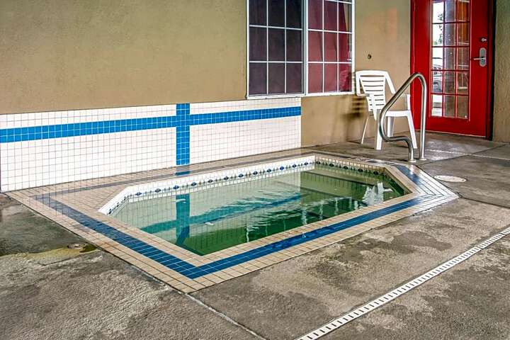 Econo Lodge Southeast