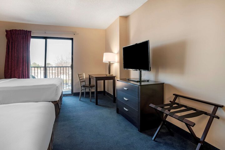 Room 29 of 40