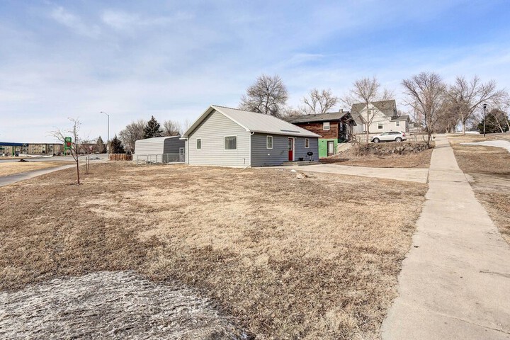 Pierre Vacation Rental w / Grill & Fenced Yard