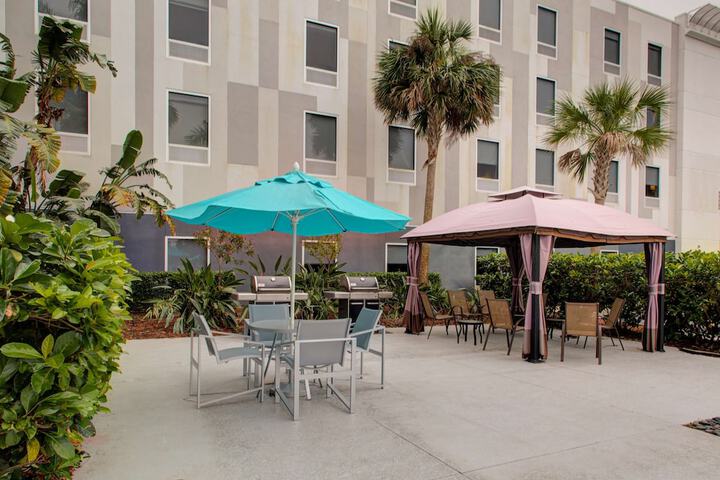 Hotel 4 of 121