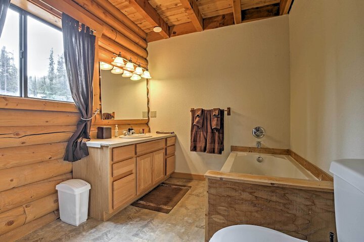 Expansive Alma Cabin w / Hot Tub & Mountain Views!