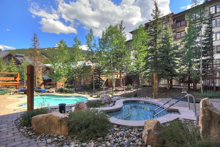 Luxury Remodeled Passage Point Condo - Short Walk to Lifts - Incredible View - PP403 by Redawning