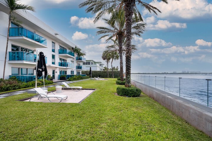 Sundeck 64 of 70