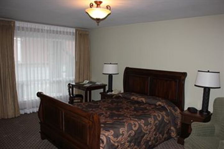 The Monticello Hotel