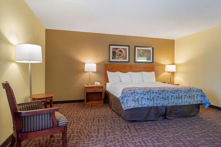 Room 10 of 27