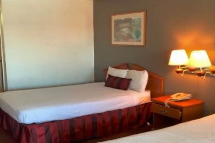 Room 15 of 33