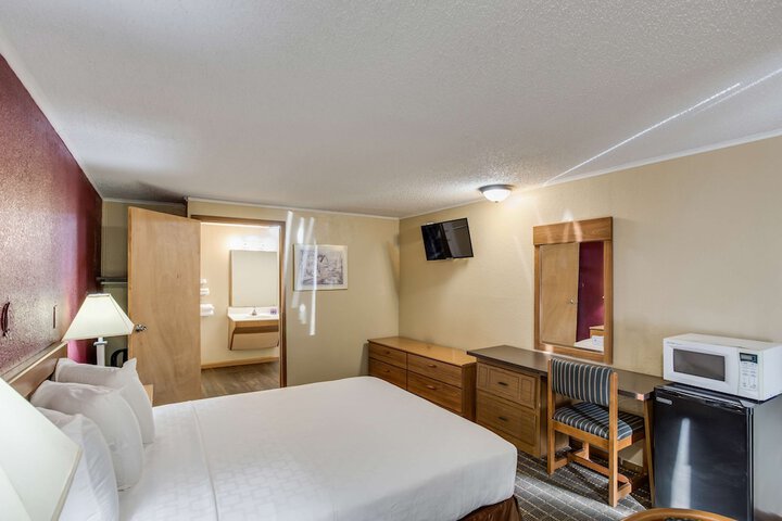Room 12 of 40
