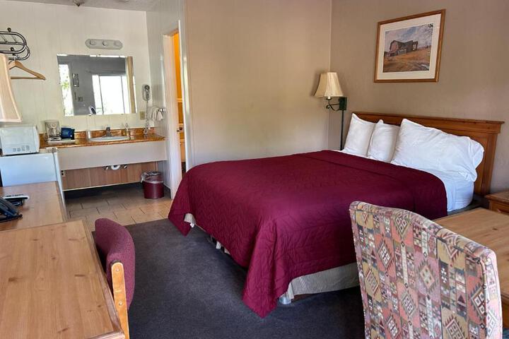 Redwood Arms Motel