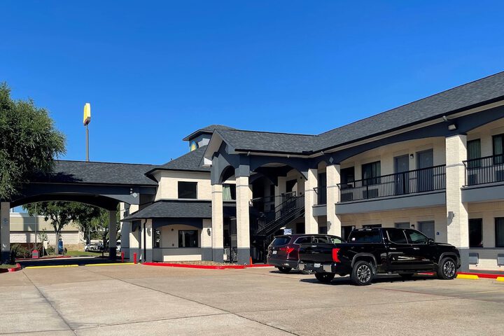 Days Inn by Wyndham Dickinson TX