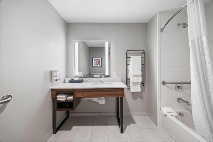 La Quinta Inn & Suites by Wyndham La Habra