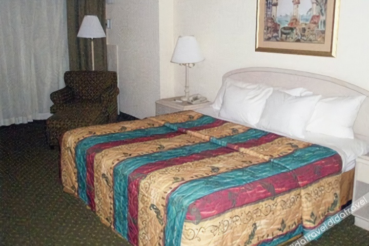 Clarion Hotel