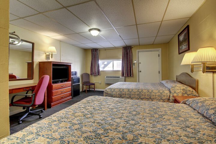 Room 8 of 21