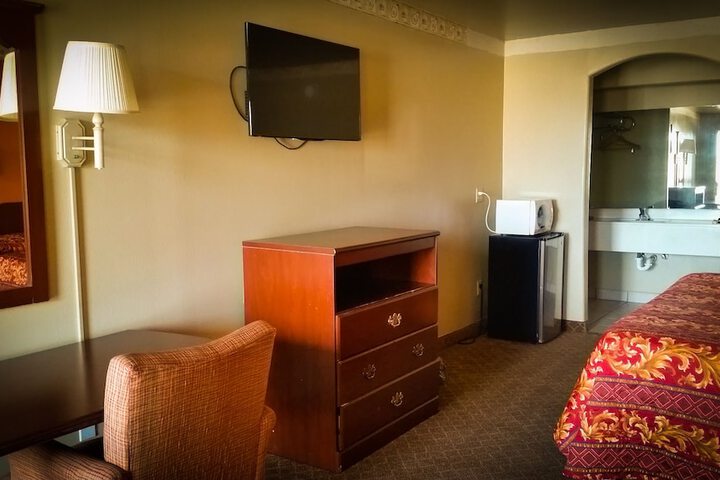Room 9 of 29