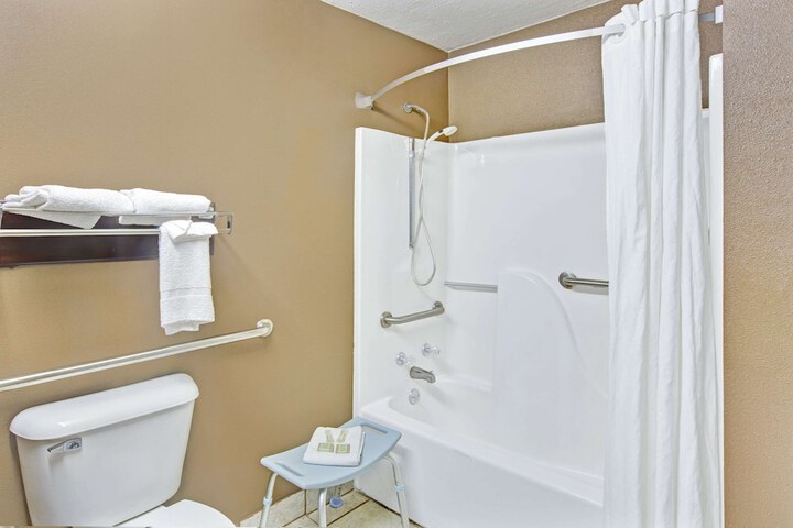 Room 9 of 29