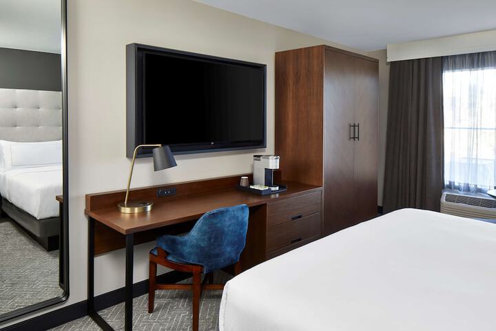 Cumberland House Knoxville Tapestry Collection by Hilton