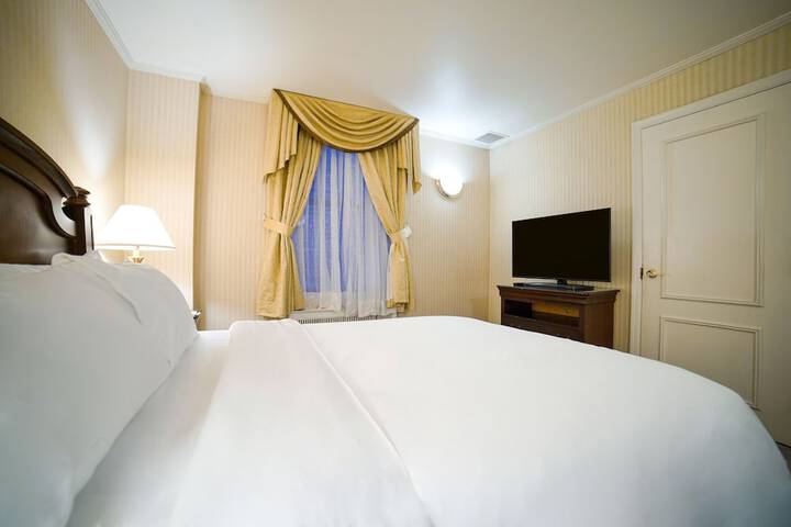 Room 42 of 83