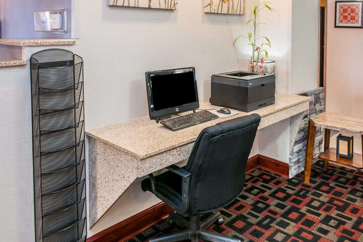 Business Center 44 of 44