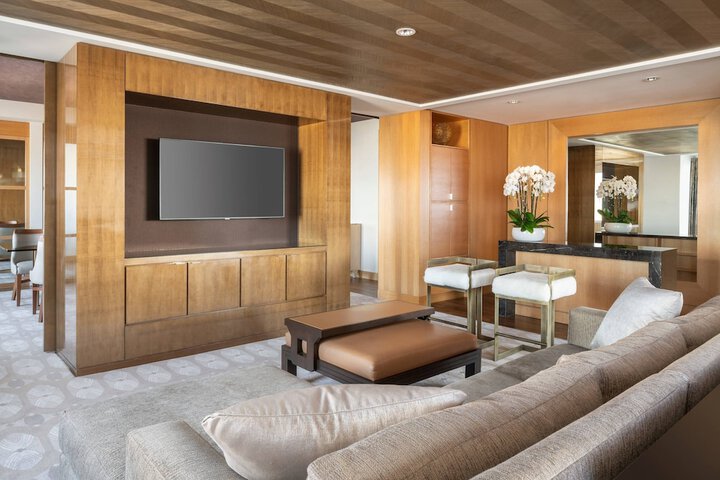 Room 21 of 102