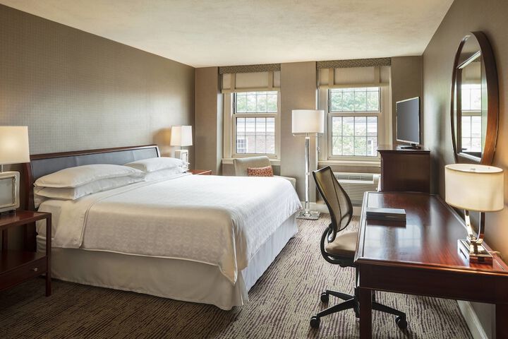 Room 4 of 52