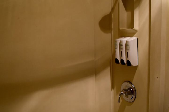 Room 26 of 33