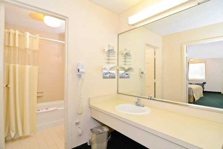 Motel 6 Sandersville GA