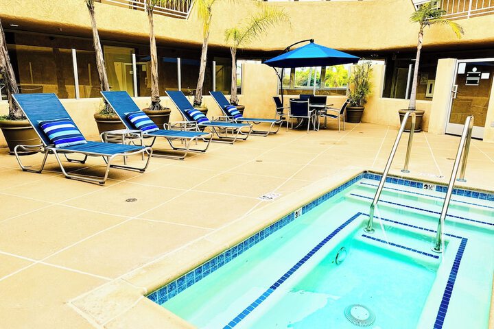 Pool 4 of 105
