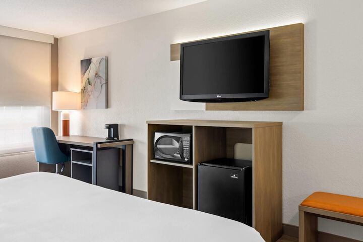 Comfort Inn & Suites and Conference Center