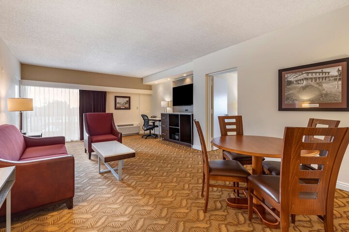 Room 26 of 46