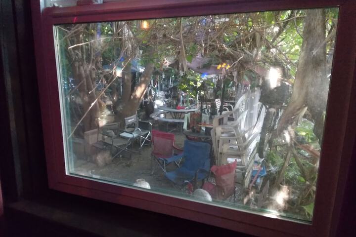 Room 32 of 47