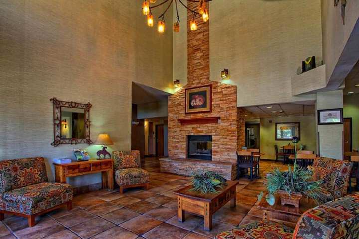 Comfort Inn & Suites Midtown