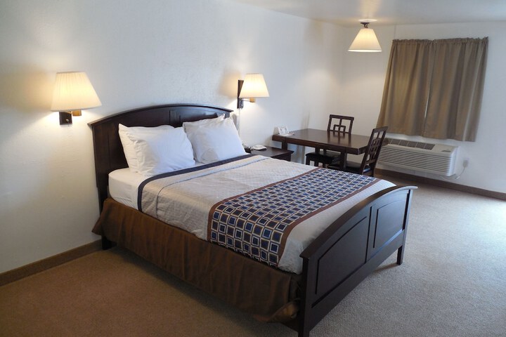 Room 50 of 54