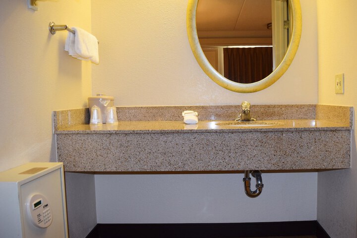 Room 21 of 25