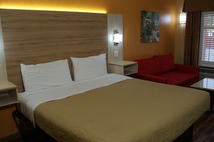 Room 30 of 41
