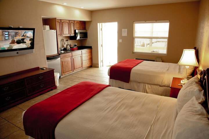 Lake Grassy Inn & Suites