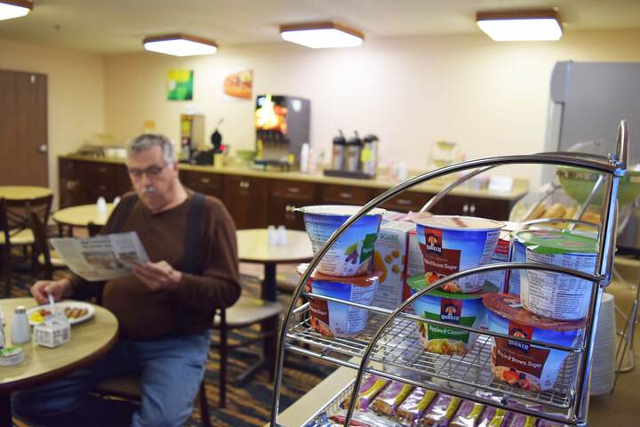 Breakfast/Coffee Service 33 of 37