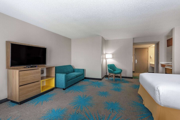 Room 13 of 43