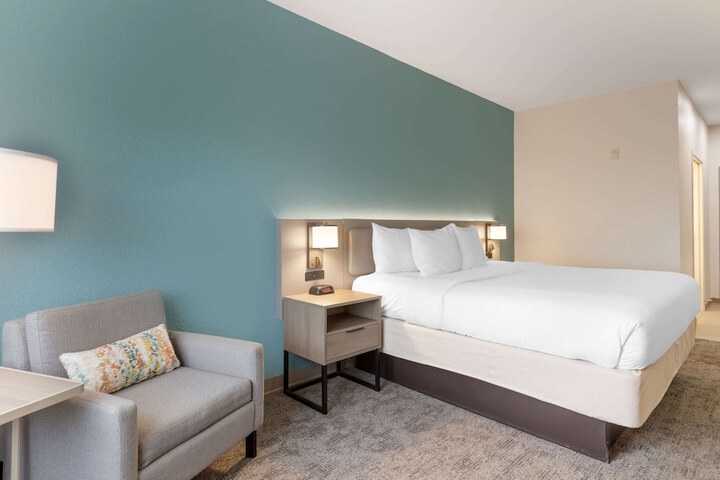 Room 21 of 69
