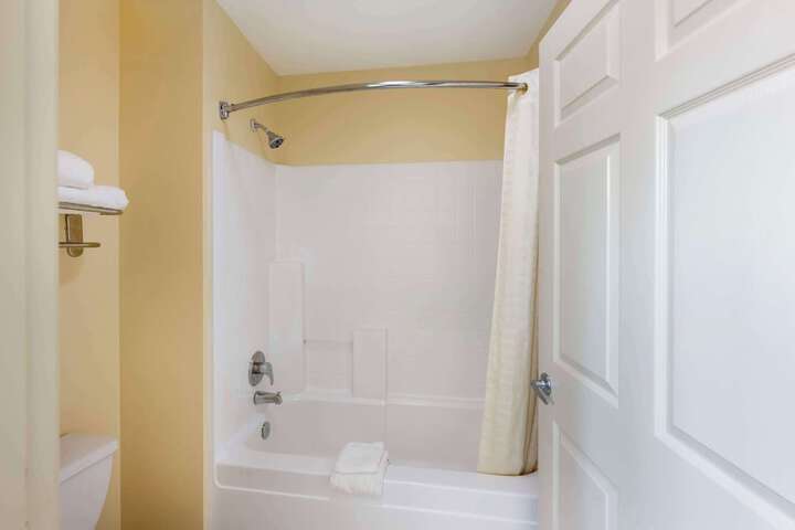 Room 8 of 27