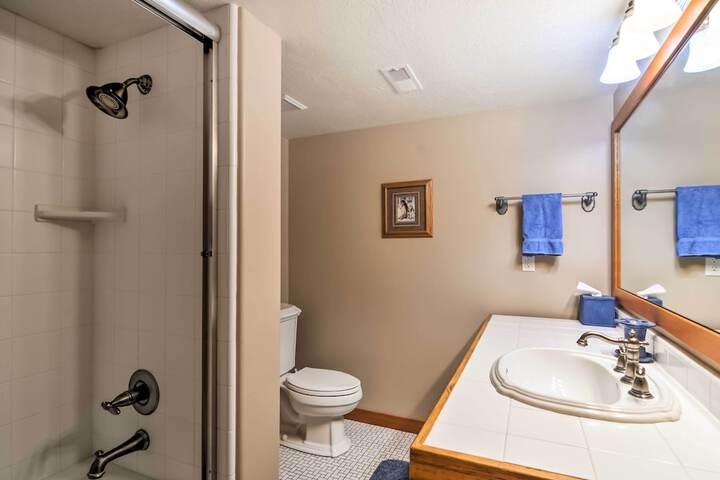 Custom Home w / Decks in Boulder! Gateway to Parks!