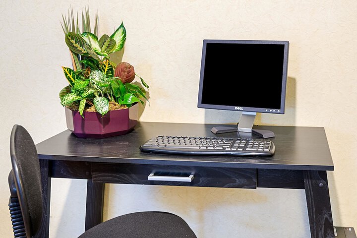 Business Center 36 of 37