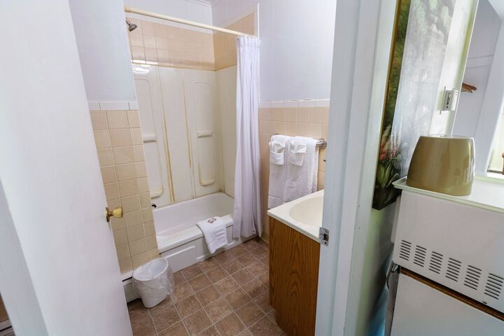 Room 15 of 29