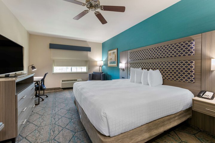 Room 21 of 46
