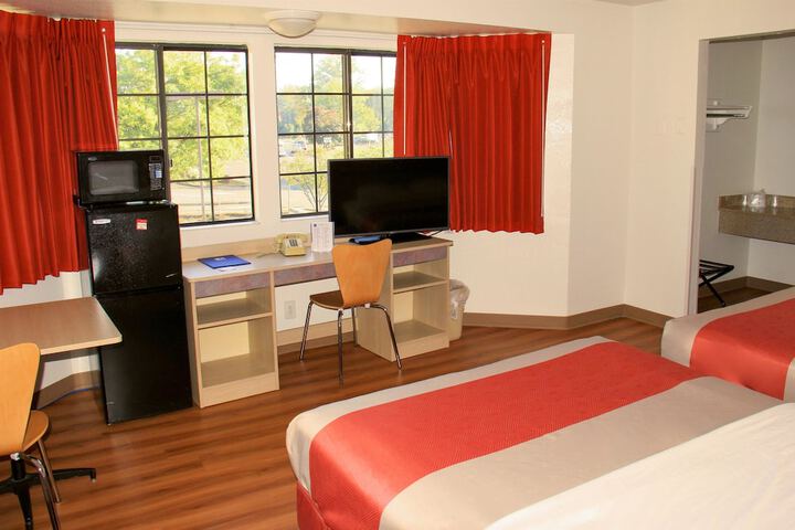 Room 7 of 26