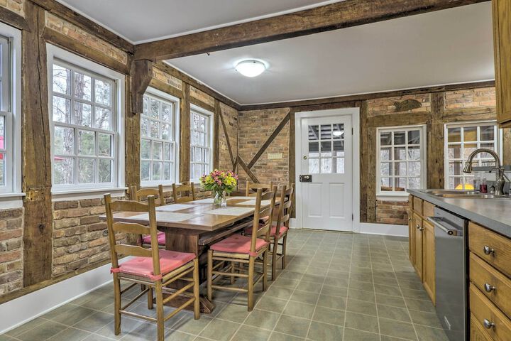 Warm + Peaceful Home w / Fire Pit on Haw River