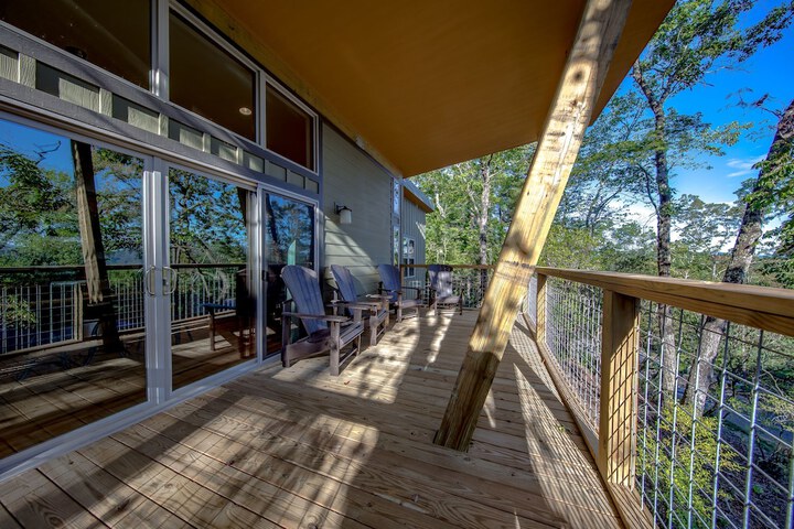 Pilot Cove Forest Lodging