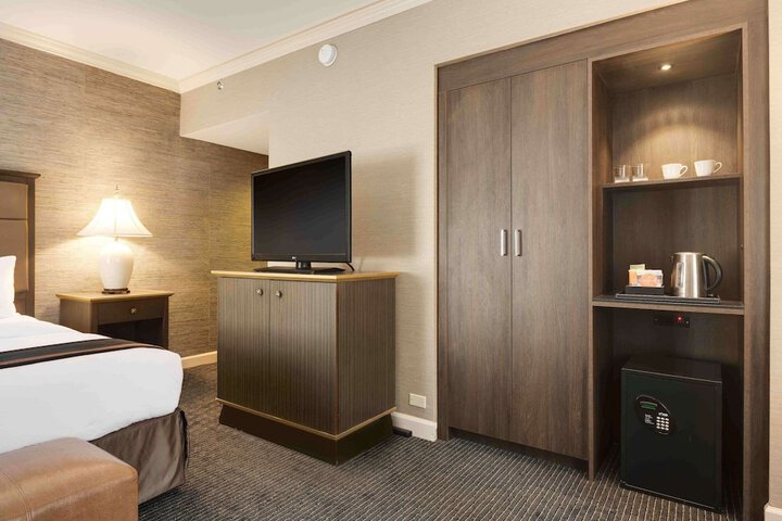Room 12 of 29
