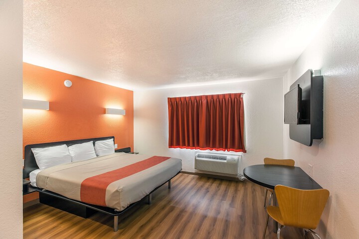 Room 29 of 34